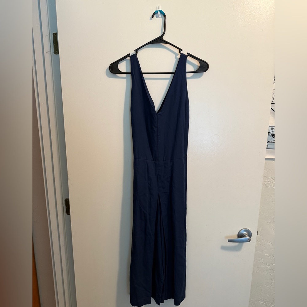 Elegant Navy Blue Sleeveless jumper